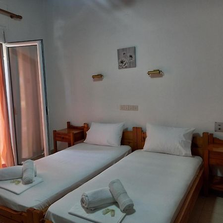 Hotel Tainaro لوترا إديبسو المظهر الخارجي الصورة