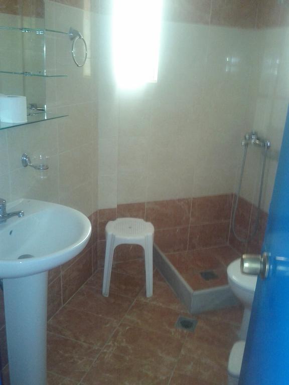 Hotel Tainaro لوترا إديبسو الغرفة الصورة