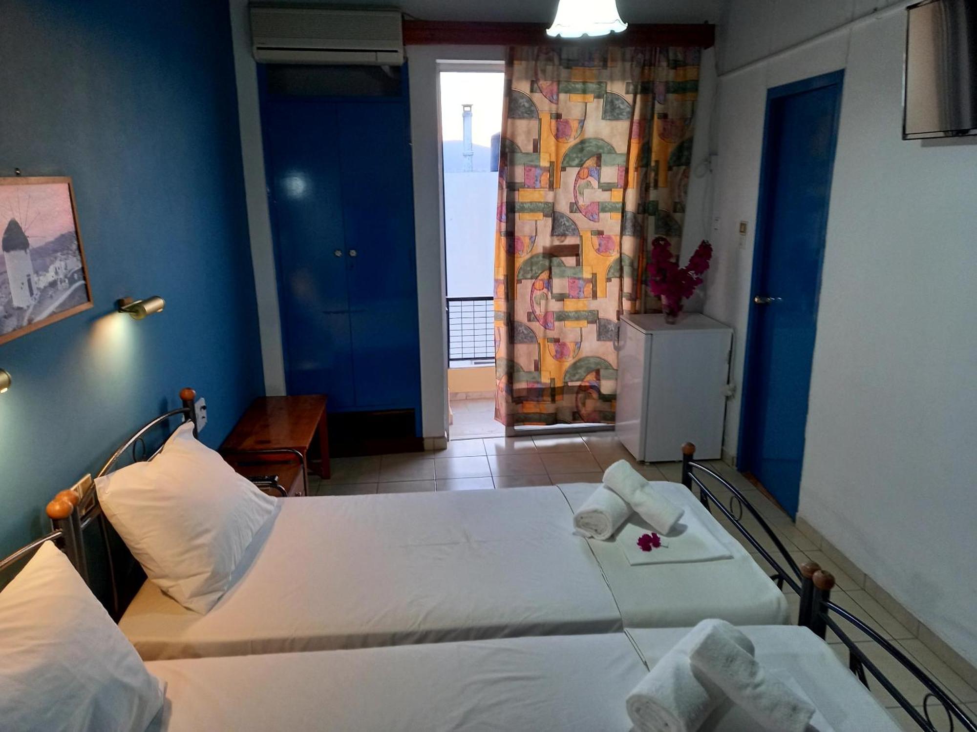 Hotel Tainaro لوترا إديبسو المظهر الخارجي الصورة