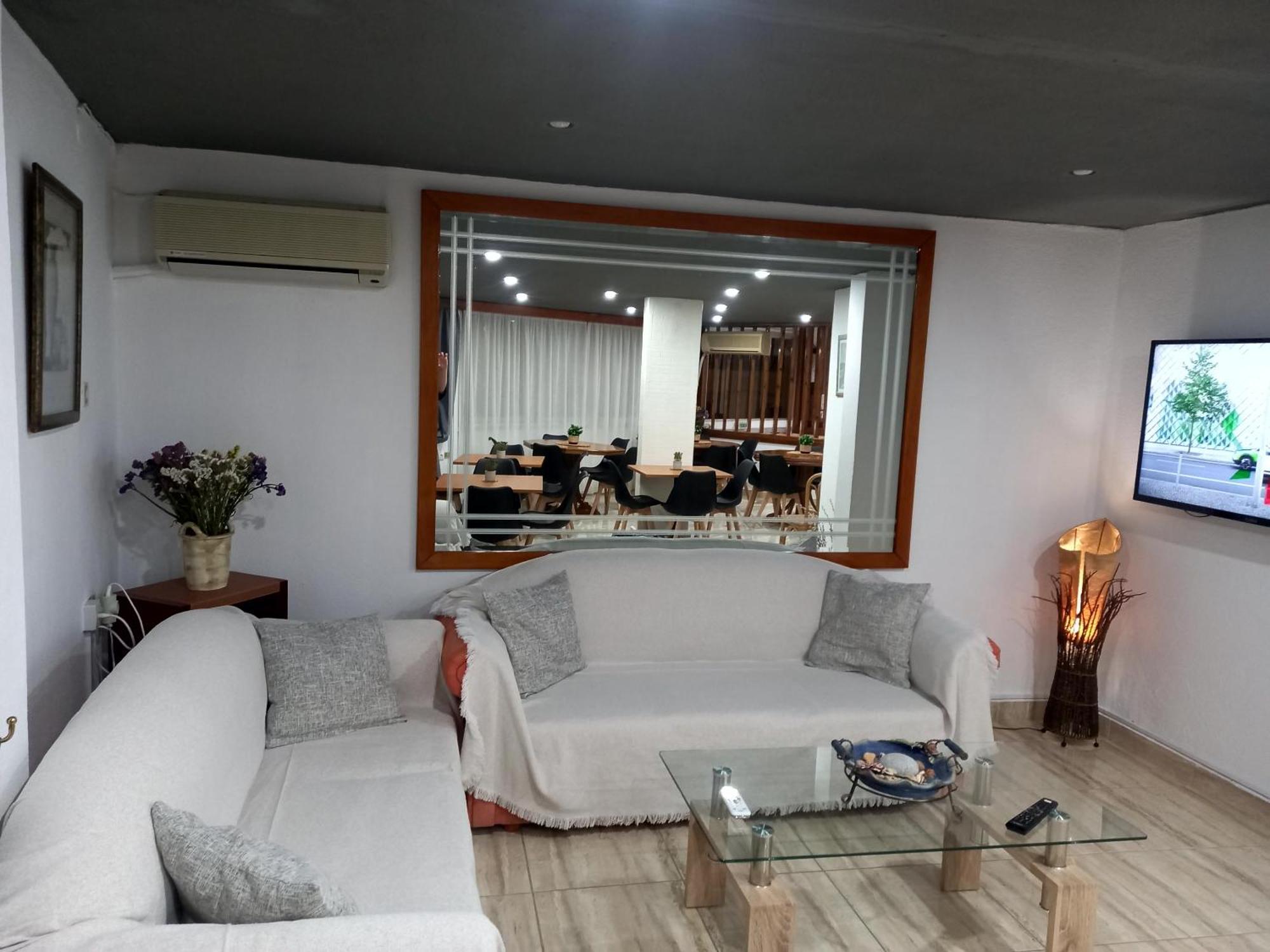 Hotel Tainaro لوترا إديبسو المظهر الخارجي الصورة