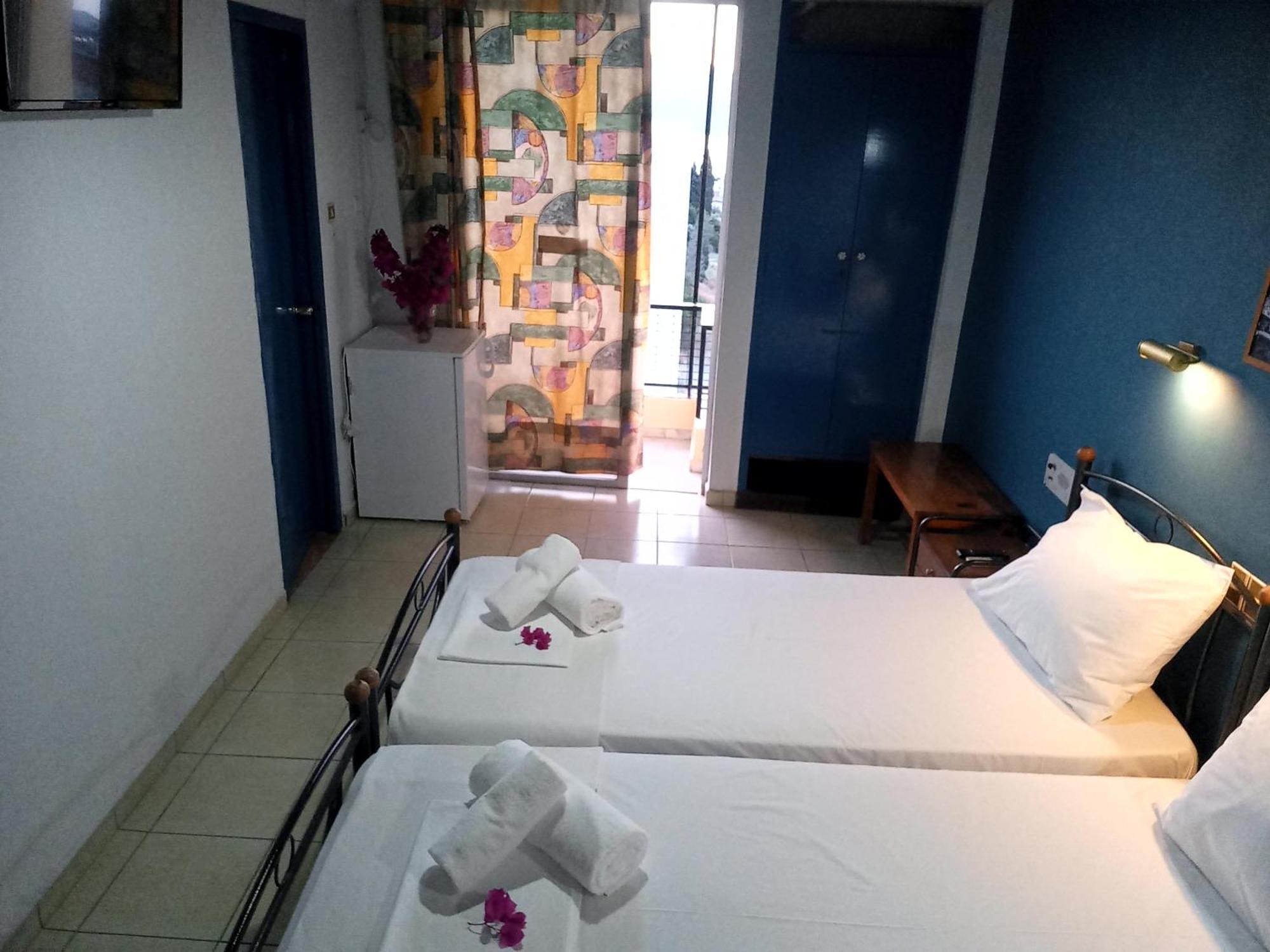 Hotel Tainaro لوترا إديبسو المظهر الخارجي الصورة