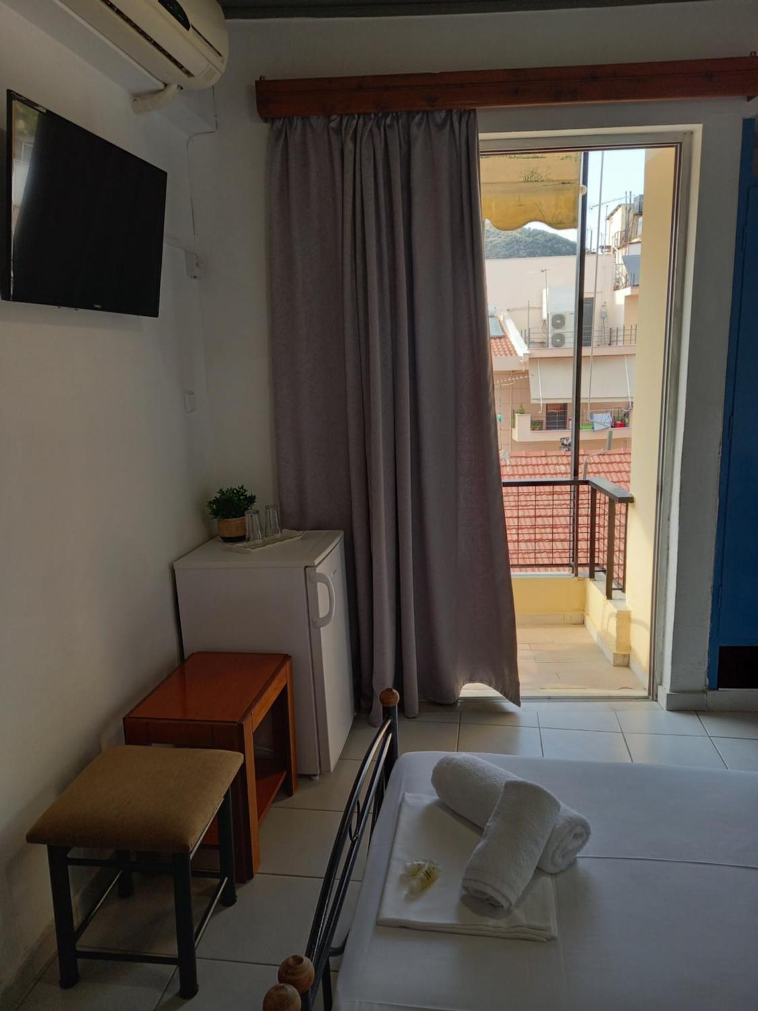 Hotel Tainaro لوترا إديبسو المظهر الخارجي الصورة