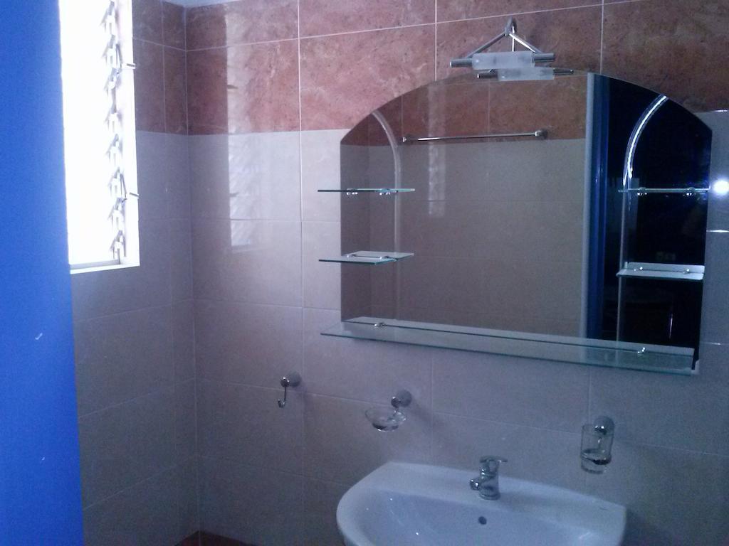 Hotel Tainaro لوترا إديبسو الغرفة الصورة